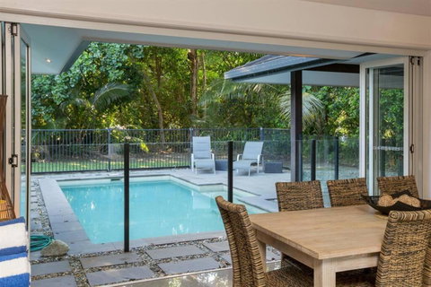 Roya On Mission - Beachfront - Wongaling - Family - Mackay Tourism 3