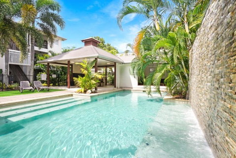 Royal Pavillions City Escape - Mackay Tourism 0