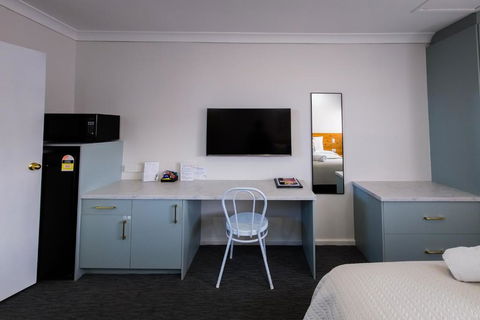 Roydons Motor Inn - Mackay Tourism 3