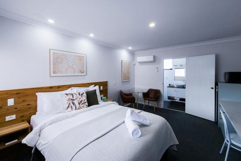 Roydons Motor Inn - Mackay Tourism 2