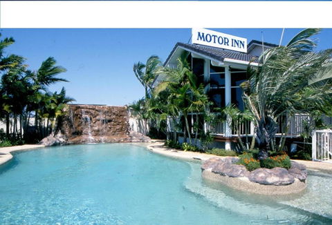 Runaway Bay Motor Inn - Mackay Tourism 0