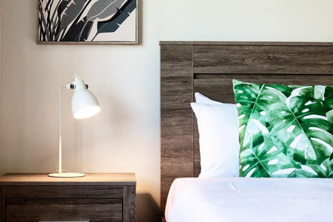 Runaway Bay Waterfront Delight - Mackay Tourism 2