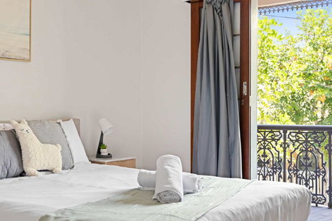 Rustic Queen Room In Glebe - Next To USYD - Shared Bathroom - Mackay Tourism 1