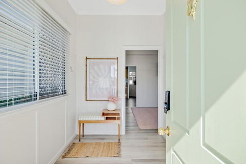 Sage Cottage! CBD Perfection! - Mackay Tourism 3
