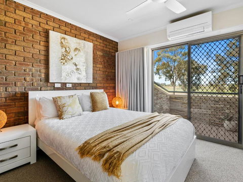 Sailz Villas Unit 4 - Mackay Tourism 3