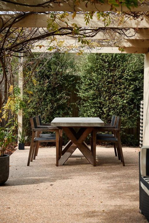 Salt Air Hideaway With Lush Backyard - Mackay Tourism 1