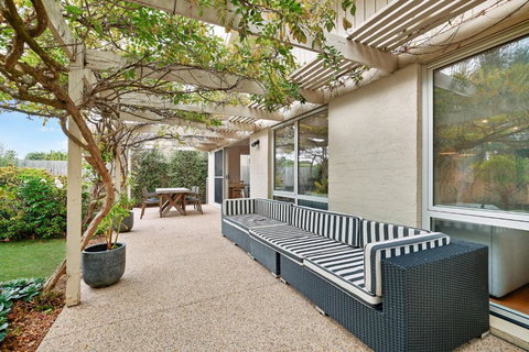 Salt Air Hideaway With Lush Backyard - Mackay Tourism 2