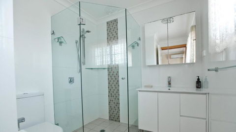 Salt Water Villa Bermagui Four Bedroom Central Location With Wifi - Mackay Tourism 3