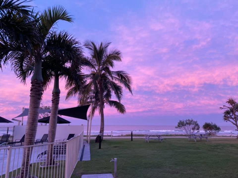 San Simeon Beachfront Apartments Tugun - Mackay Tourism 3
