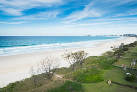 San Simeon Beachfront Apartments Tugun - Mackay Tourism 0