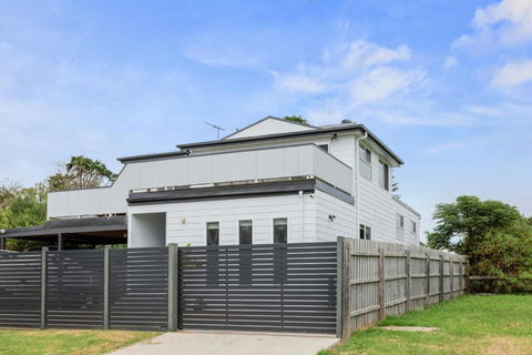 Sanctuary Lodge By Ready Set Stay - BYO LINEN & TOWELS - Mackay Tourism 2