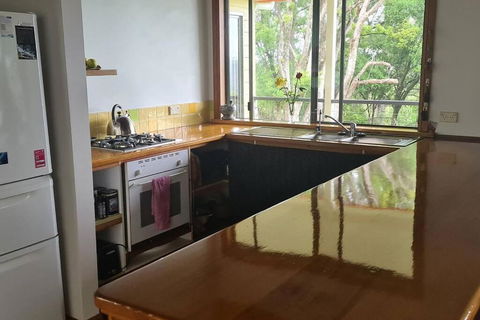 Sanctuary In Luscious Green Hills Of Coorabell - Mackay Tourism 0