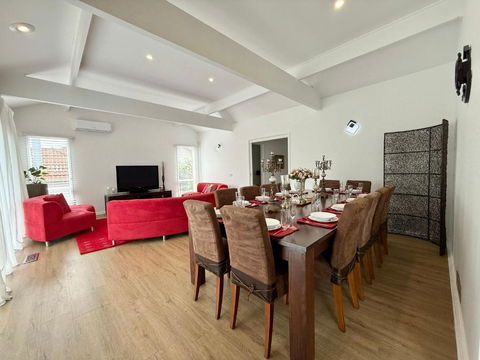 Sanrio Dream Villa Family Retreat With Views - Mackay Tourism 2