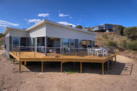 Sandbar Beach House - Mackay Tourism 1