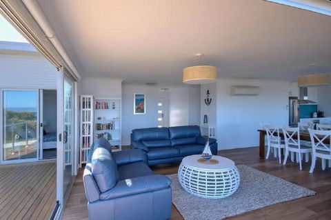 Sandbar Beach House - Mackay Tourism 2