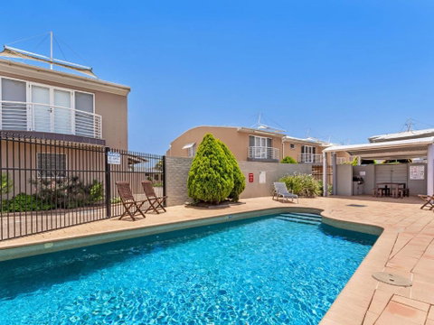 Sandcastles 7 8 Ala Moana Way - Mackay Tourism 0