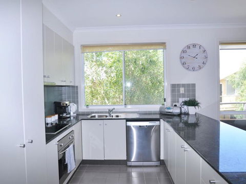 Sandpiper 3 - Close To Town And Beach - Mackay Tourism 3