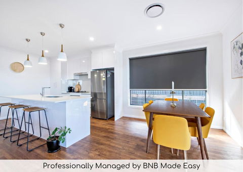 Sandstone - Family Entertainer, Refined Living - Mackay Tourism 0