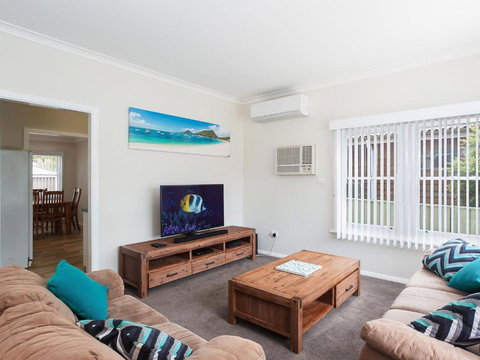Sandy Shoal Shoal Bay Beach Cottage With Aircon - Mackay Tourism 3