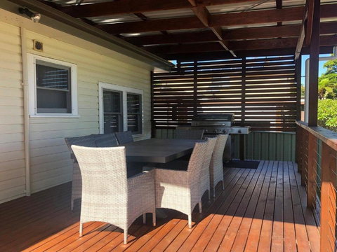 Sandy Shoal Shoal Bay Beach Cottage With Aircon - Mackay Tourism 2