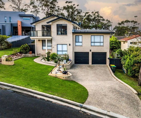 Sapphire Art House - Mackay Tourism 0