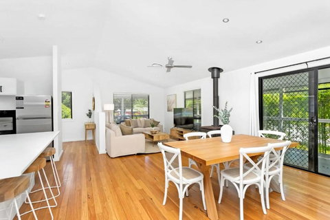 Sea Haven Furry Friends Welcome - Mackay Tourism 1