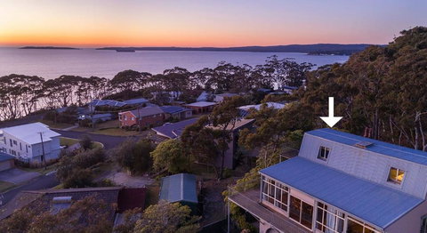 Sea Point At Hyams Beach - Mackay Tourism 3