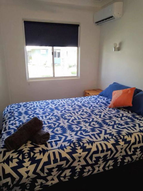 Sea View Villa. 2 Bedroom. Sleeps 4. Free WIFI - Mackay Tourism 3