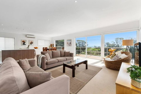 Seaford Beach Bay View & Pets - Mackay Tourism 0