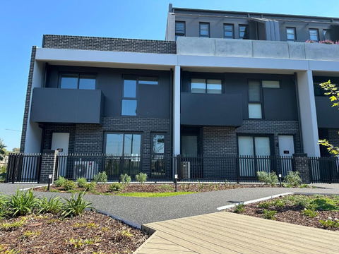 Shine Keysborough High-end Family Home, Netflix, Top Location - Mackay Tourism 2