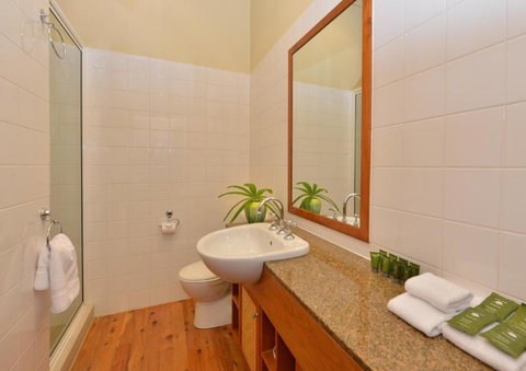 Seascape Holidays Villa 8 Surya - Mackay Tourism 3