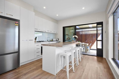 Seaside Rosebud Home With Garden Alfresco - Mackay Tourism 0