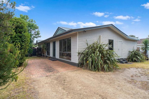 Seaside Sanctuary - Mackay Tourism 0