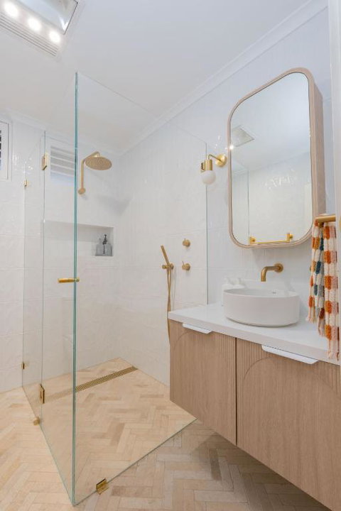 Seaside Villa Steps To Beach, Cafes, Boutiques - Mackay Tourism 1