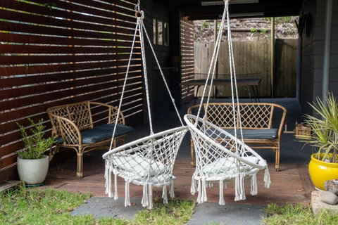 Secluded Coastal Retreat With Ocean Views - Mackay Tourism 3