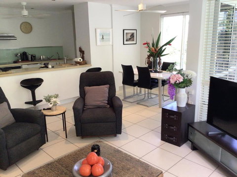 Secluded Tropical Apartment - Mackay Tourism 2