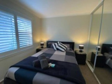 Self Contained 2 Bedroom Unit - Mackay Tourism 1