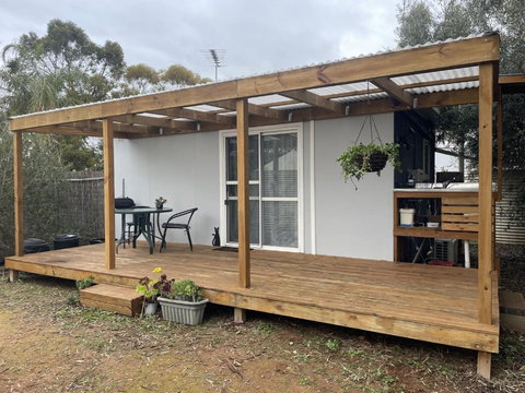 Self Contained Cabin - Mackay Tourism 0