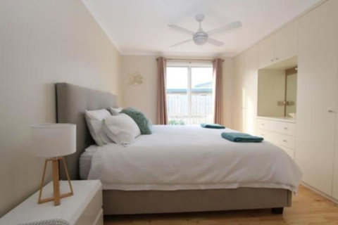 Self Contained Unit Close To The Beach - Mackay Tourism 1