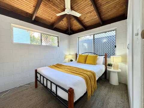 Serene 3-bdr Crestmead Residence - Mackay Tourism 1