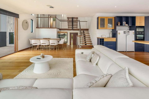 Shelly Beach Seaside Home A - Mackay Tourism 2