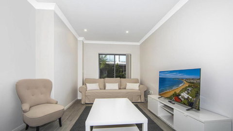 Shoreline Retreat Booker Bay - Mackay Tourism 1