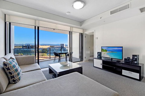 Sierra Grand Deluxe 1 Bedroom Apartment - CoastHM - Mackay Tourism 1