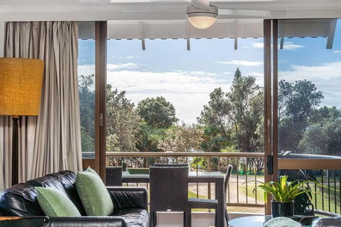 Sky Loft Byron- Directly Opposite Clarkes Beach - Mackay Tourism 1