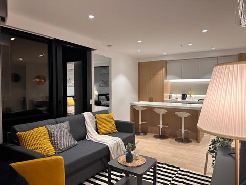 Sky One Serenity - Mackay Tourism 0