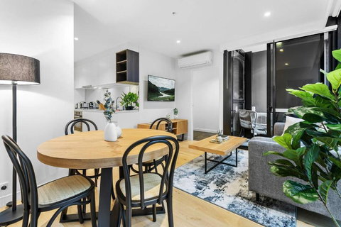 Slate Skies At Palladium - Urban Lifestyle With Pool - Mackay Tourism 3