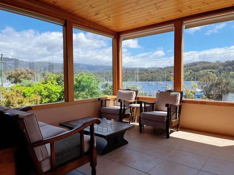 Stunning Water Front View House At Kettering - Mackay Tourism 2