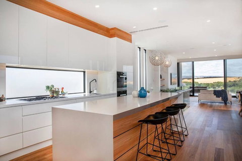 SUNSET CLIFFS Luxury Stay At Maslin Beach - Mackay Tourism 3