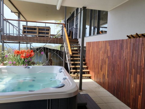 Surrounding Areas Allow You To Do As Little Or As Much As You Like - Mackay Tourism 1