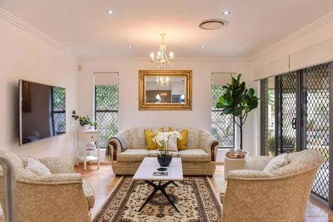 The Arcadia - Entire Luxurious English Cottage With Huge Privacy Near CBD - Mackay Tourism 0